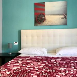 Room 110 Bari -Guesthouse-